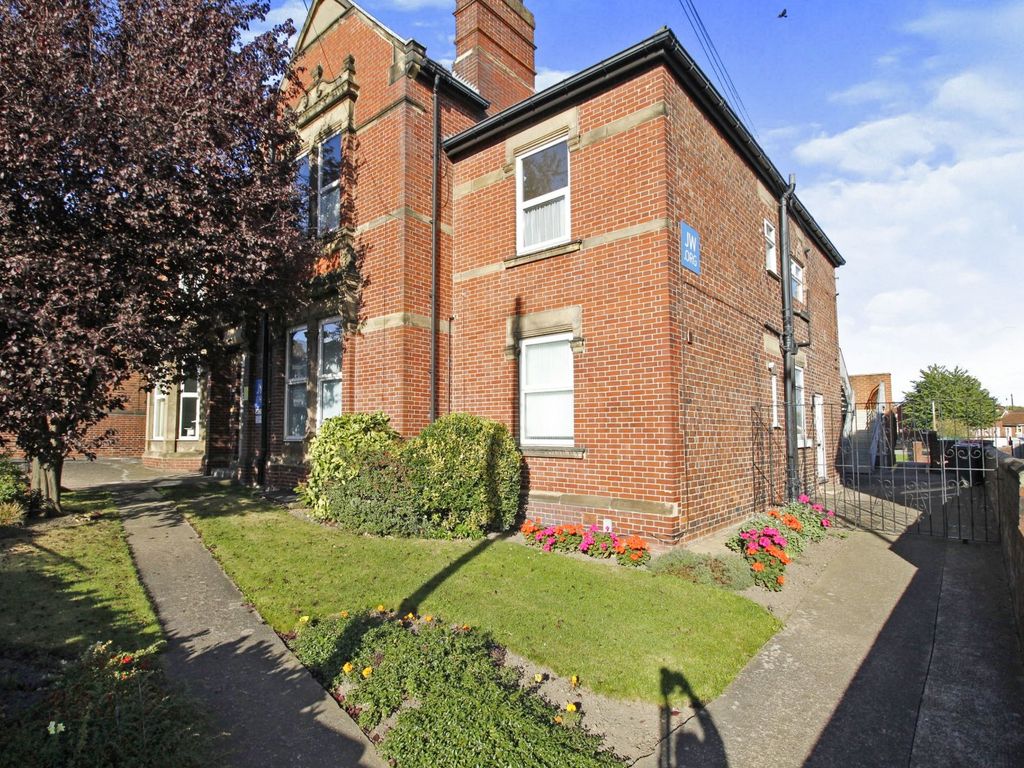 2 bed flat for sale in Rawmarsh Hill, Parkgate, Rotherham, South