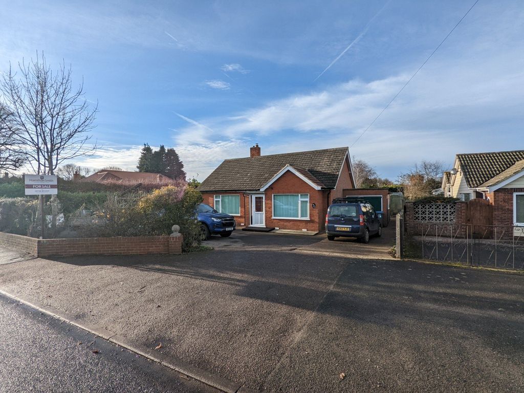 2 bed detached bungalow for sale in Aldeburgh Road, Leiston IP16 Zoopla