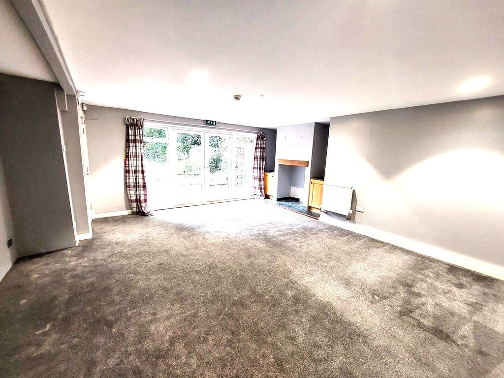 4 bed detached house to rent in Bricklehampton, Pershore WR10, £900 pcm