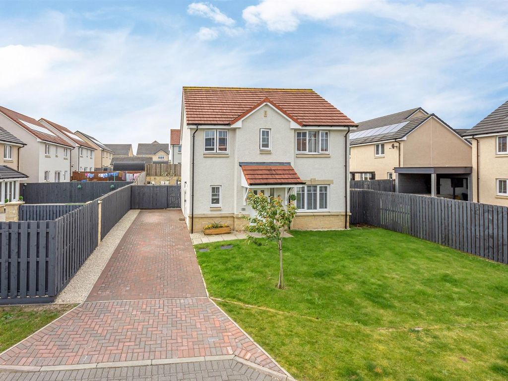 4 bed detached house for sale in Hare Moss View, Heartlands, Whitburn