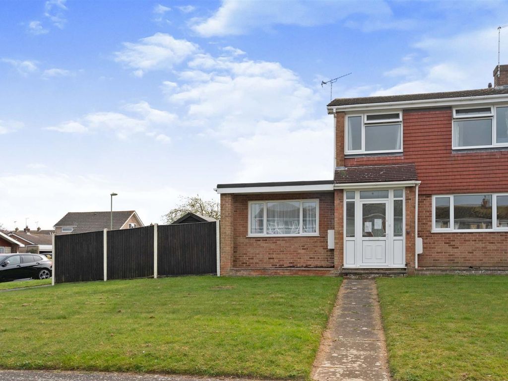 4 bed semidetached house for sale in The Boltons, Purbrook