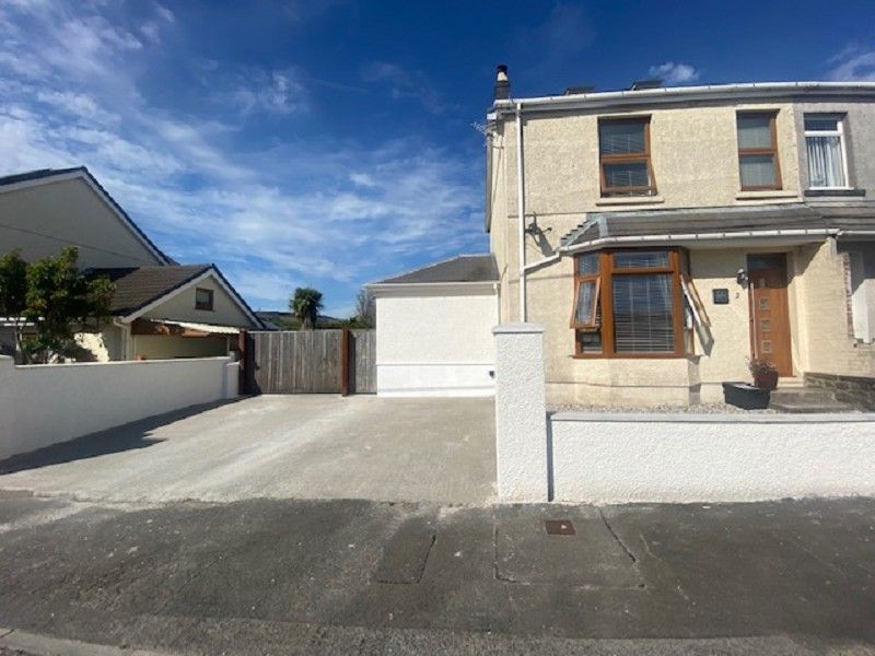 4 bed terraced house for sale in Bryndulais Avenue, Seven Sisters