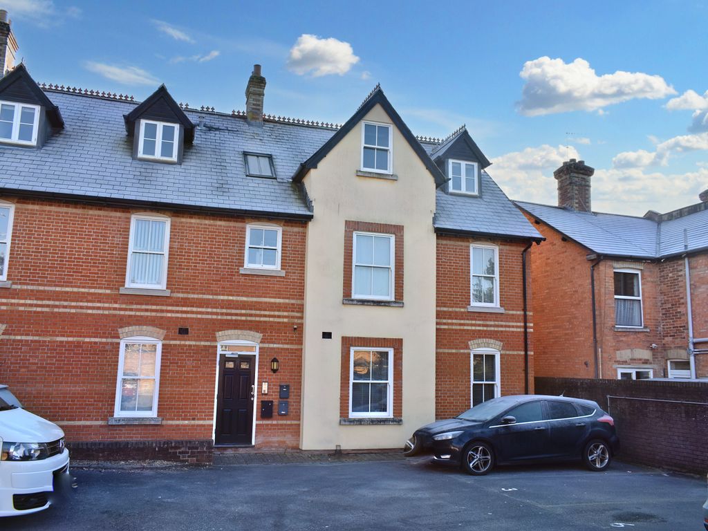 2 bed flat for sale in Salisbury Road, Blandford Forum DT11 Zoopla