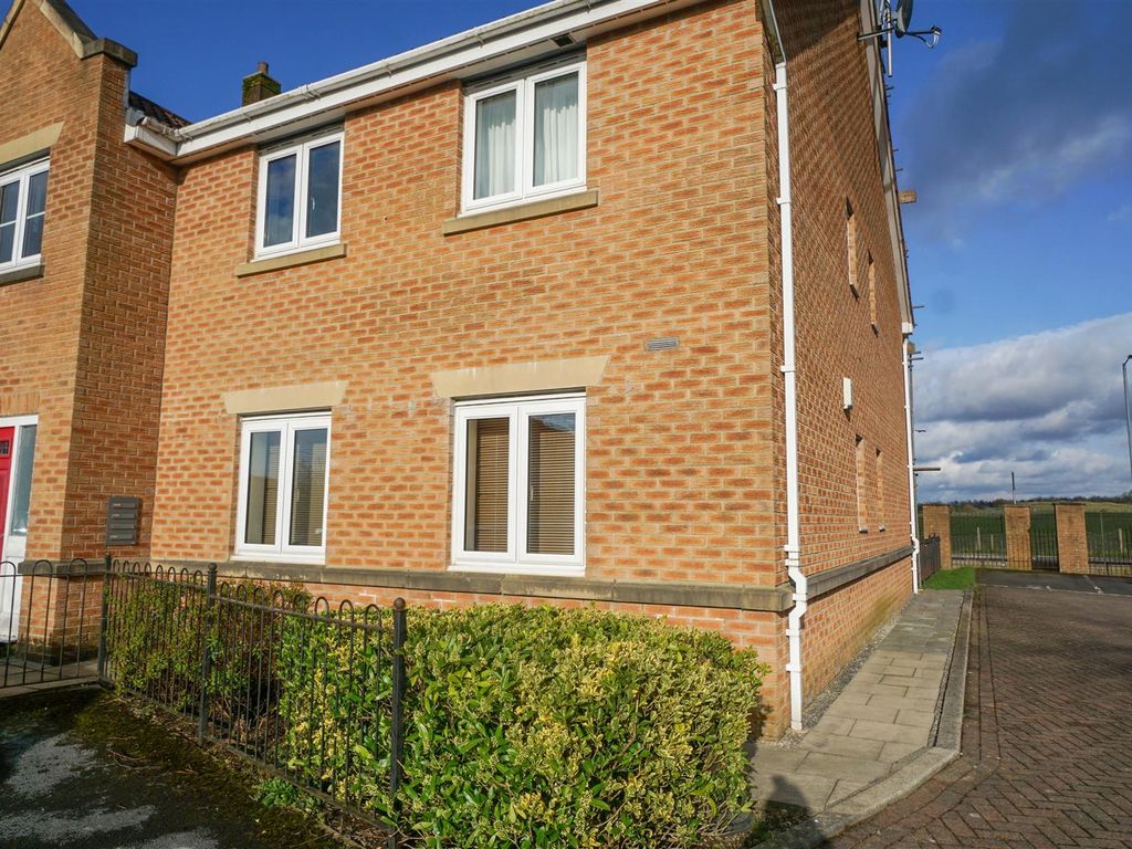 2 bed flat for sale in Kirkhill Grange, Westhoughton, Bolton BL5, £