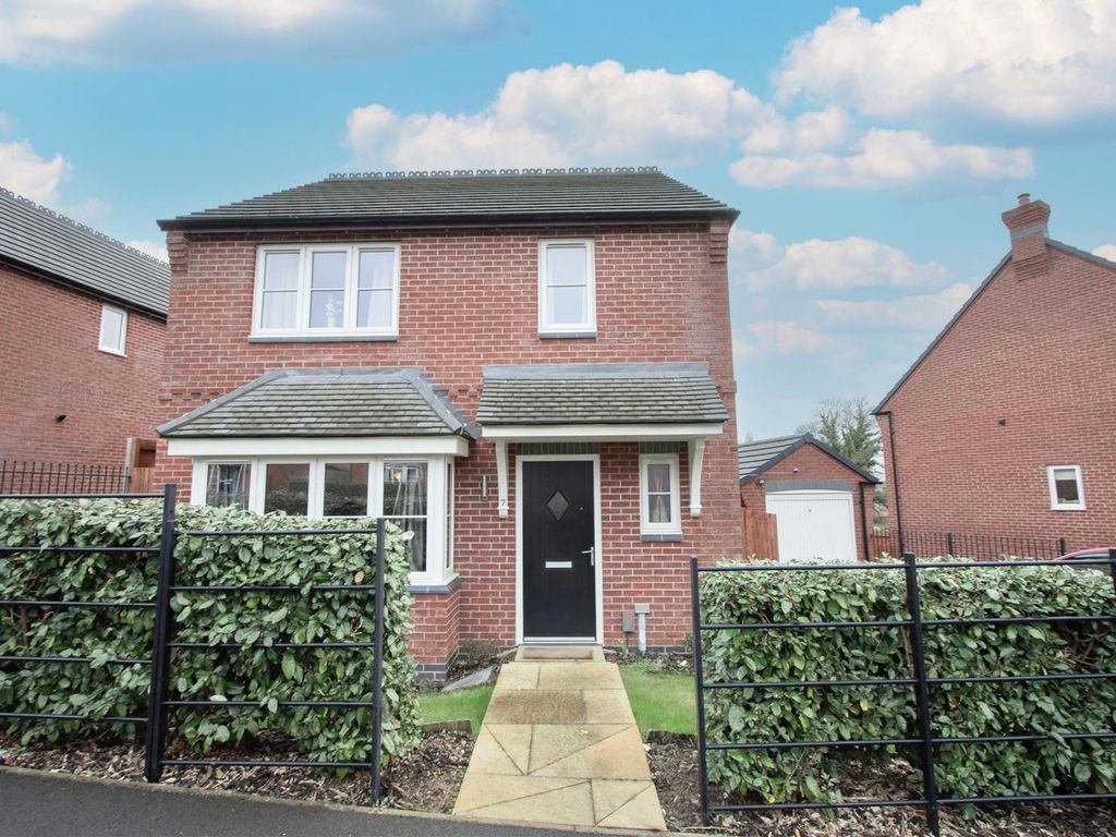 4 bed detached house for sale in Baker Road, Wingerworth, Chesterfield