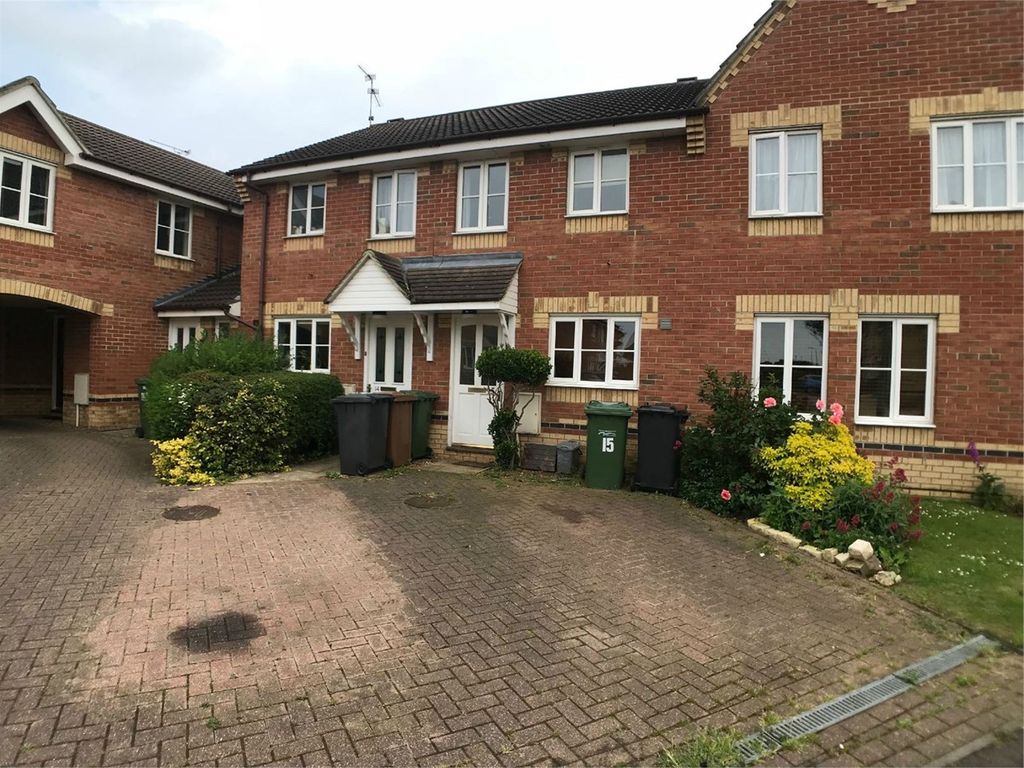 2 bed terraced house to rent in Fieldfare Drive, Stanground