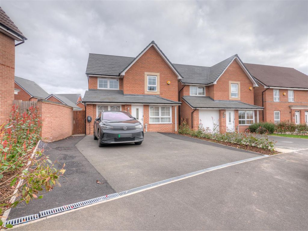3 bed detached house for sale in Gum Tree Close, Edwalton, Nottingham
