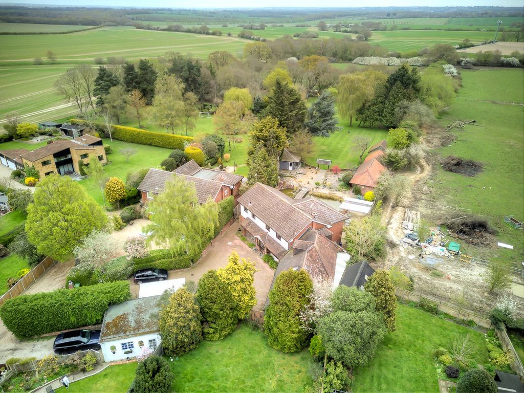 6 bed detached house for sale in Cricketers Lane, Herongate CM13 Zoopla