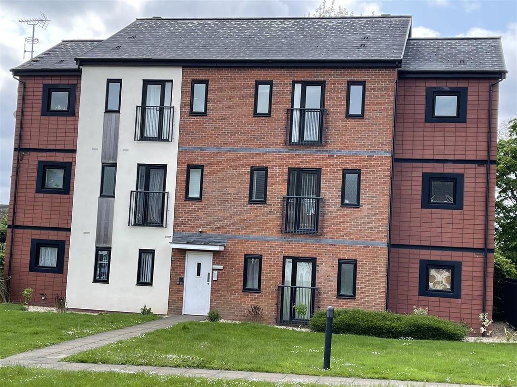 2 bed flat to rent in Deans Gate, Willenhall WV13 Zoopla