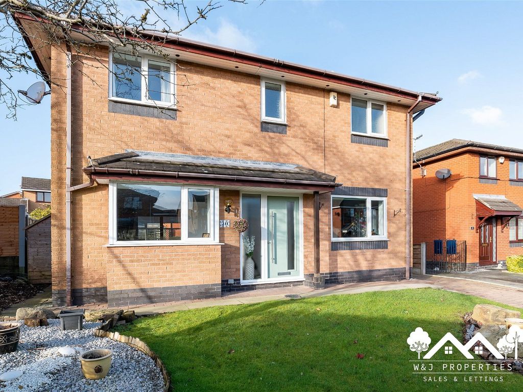 3 bed detached house for sale in Bentham Close, Blackburn BB2, £215,000