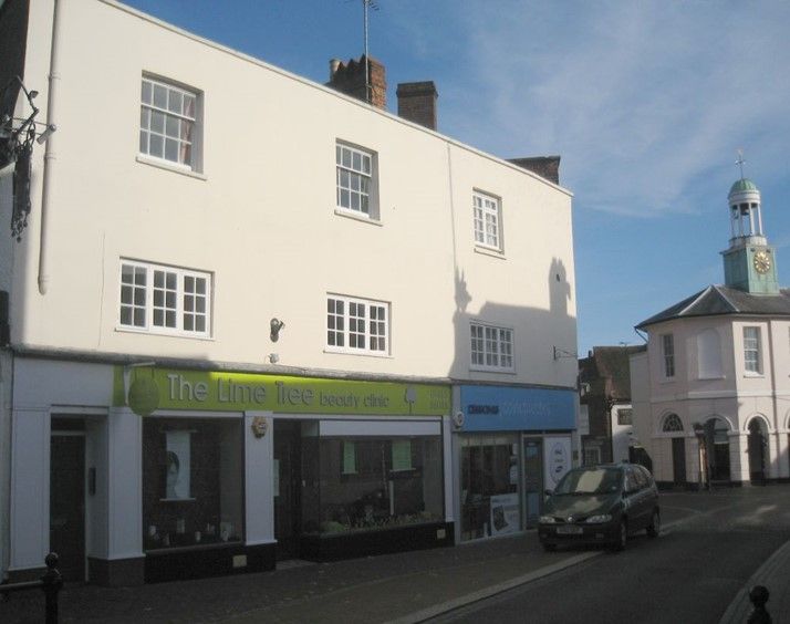 2 bed flat to rent in High Street, Godalming GU7, £1,195 pcm Zoopla