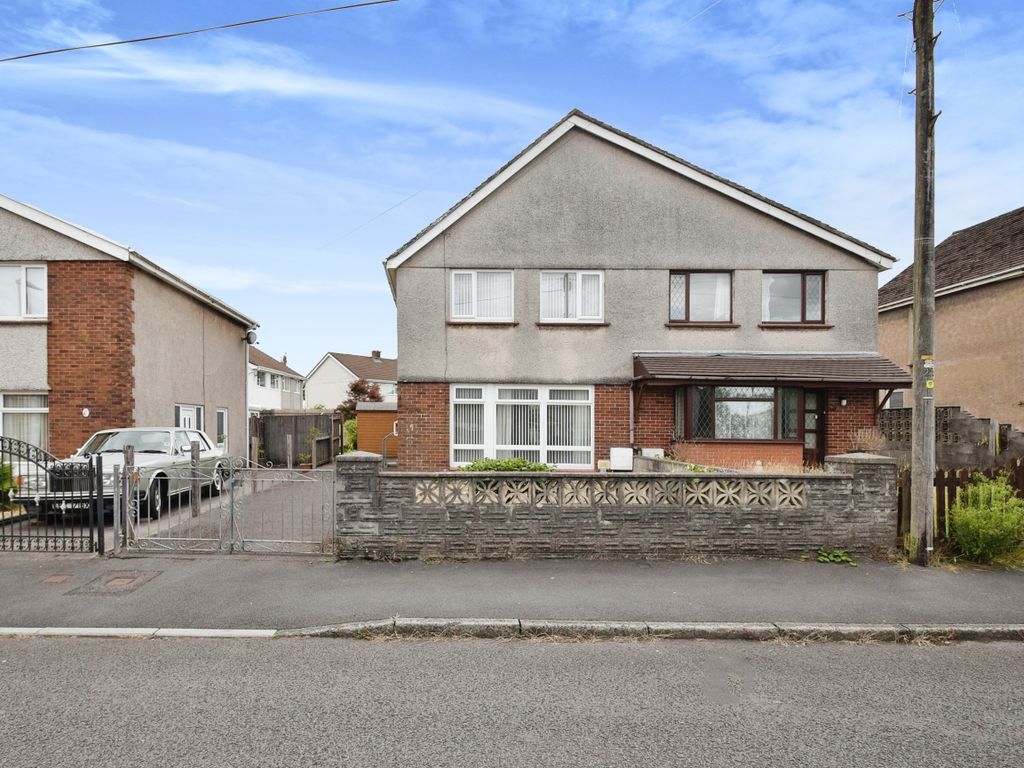 3 bed semidetached house for sale in Maytree Close, Loughor SA4, £
