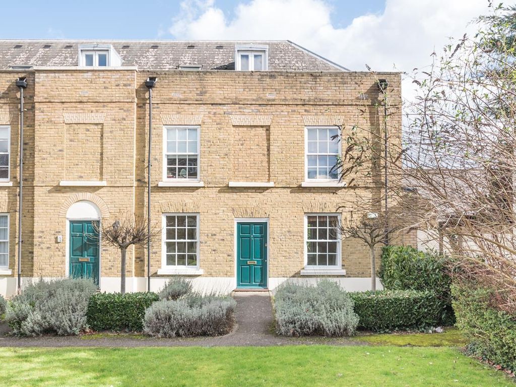 1 bed flat to rent in Lysander Gardens, Ewell Road KT6 Zoopla