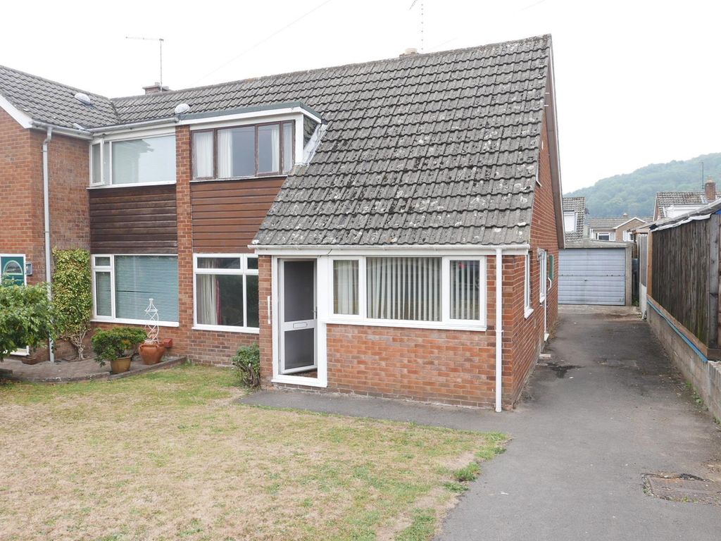 3 bed semidetached house for sale in Kipling Road, Woodmancote