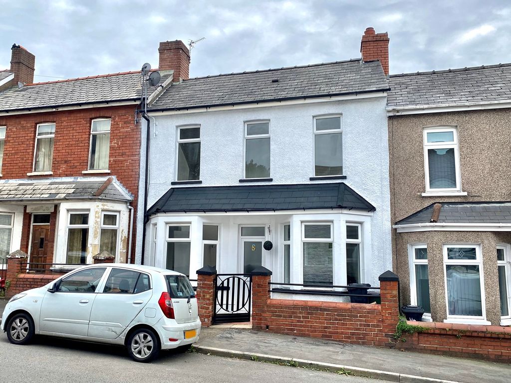 3 bed terraced house for sale in Brynglas Avenue, Newport NP20, £