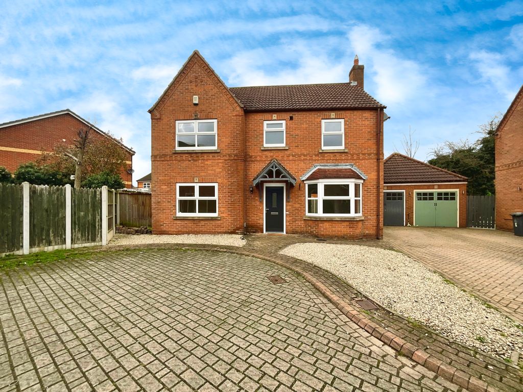 4 bed detached house for sale in Station Court, Hatfield, Doncaster DN7