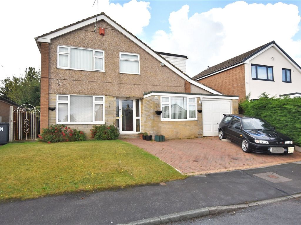 Holt Park Avenue, Holt Park, Leeds, West Yorkshire LS16  