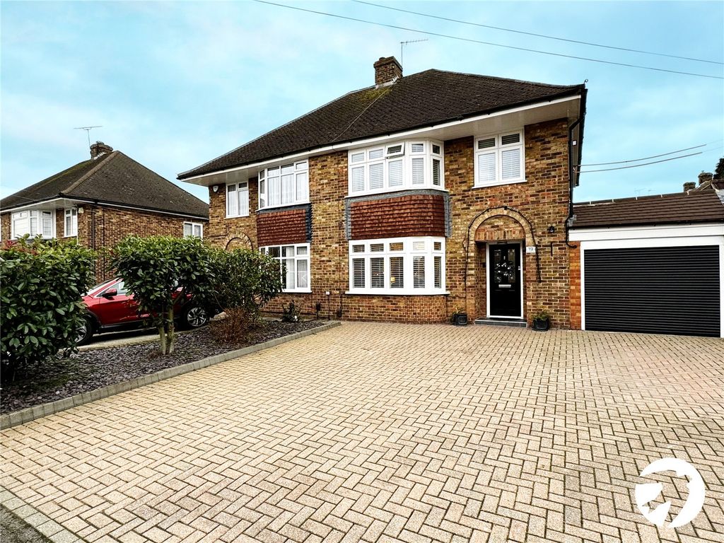 4 bed semidetached house for sale in Woodlands Rise, Swanley, Kent BR8