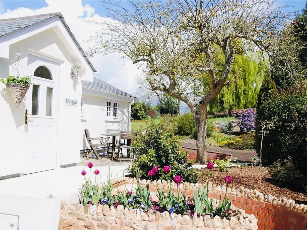 1 bed detached bungalow to rent in Bell Street, Otterton, Budleigh