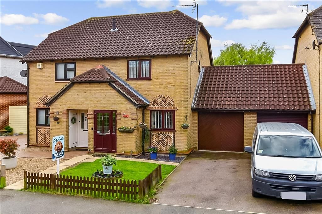 2 bed semidetached house for sale in Low Meadow, Halling, Kent ME2, £