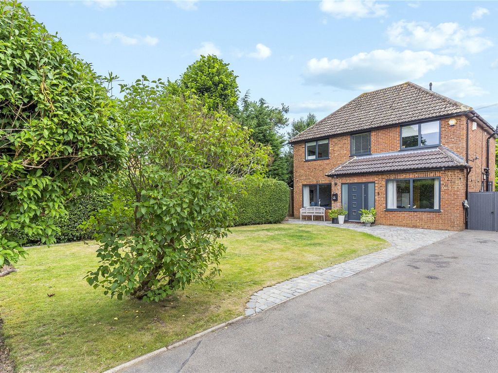 4 bed detached house for sale in Louches Lane, Naphill, High