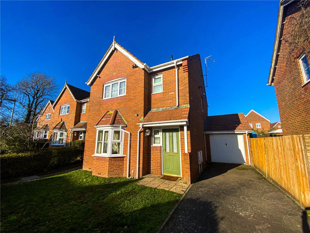 3 bed detached house for sale in De Burgh Gardens, Tadworth KT20 Zoopla