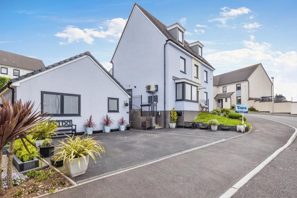 6 bed detached house to rent in Channel View, OgmoreBySea, Bridgend