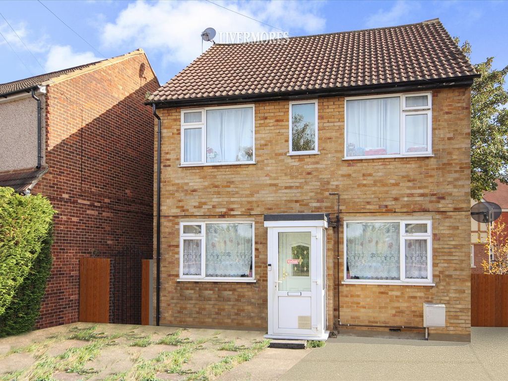 2 bed to rent in Carleton Road, Dartford, Kent. DA1, £1,450