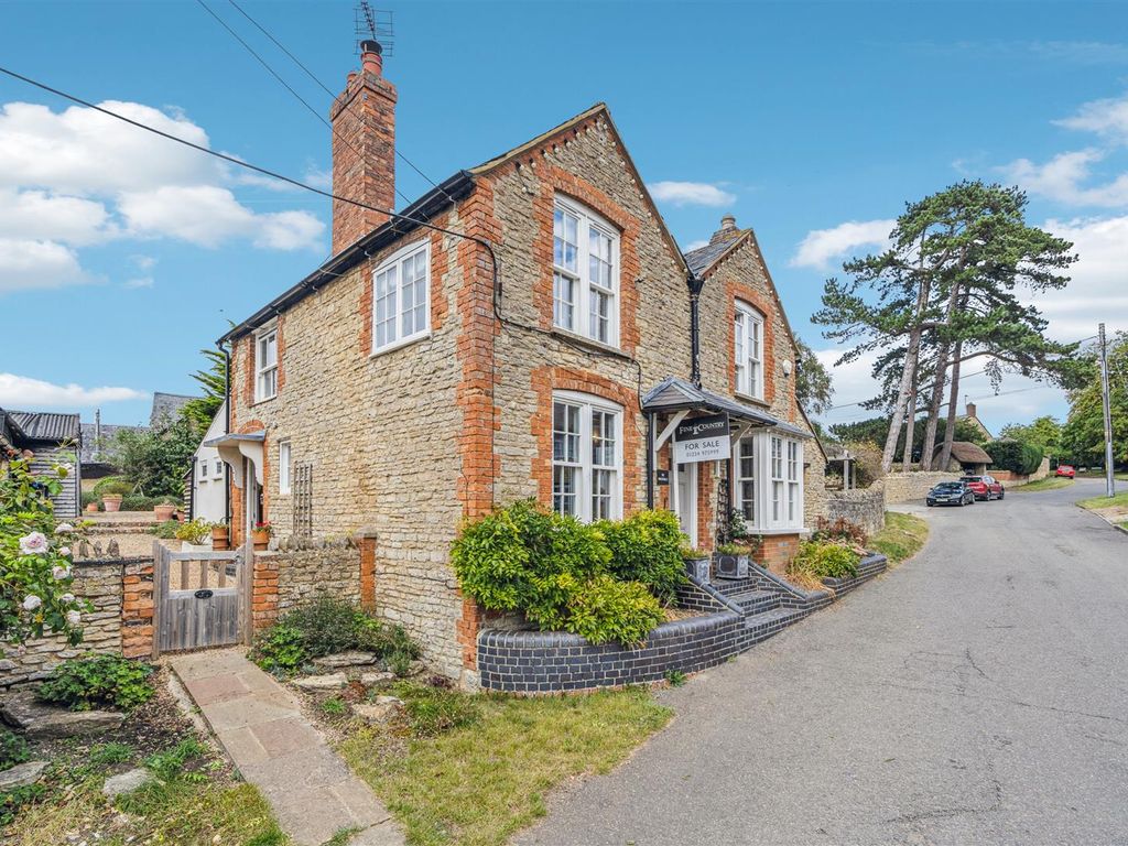 4 bed detached house for sale in Common Street, Ravenstone, Olney MK46