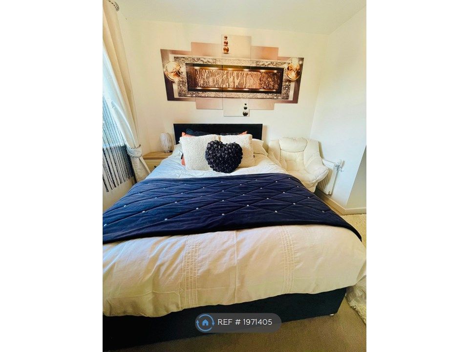 Room to rent in Binnie Road, Dartford DA1, £750 pcm Zoopla