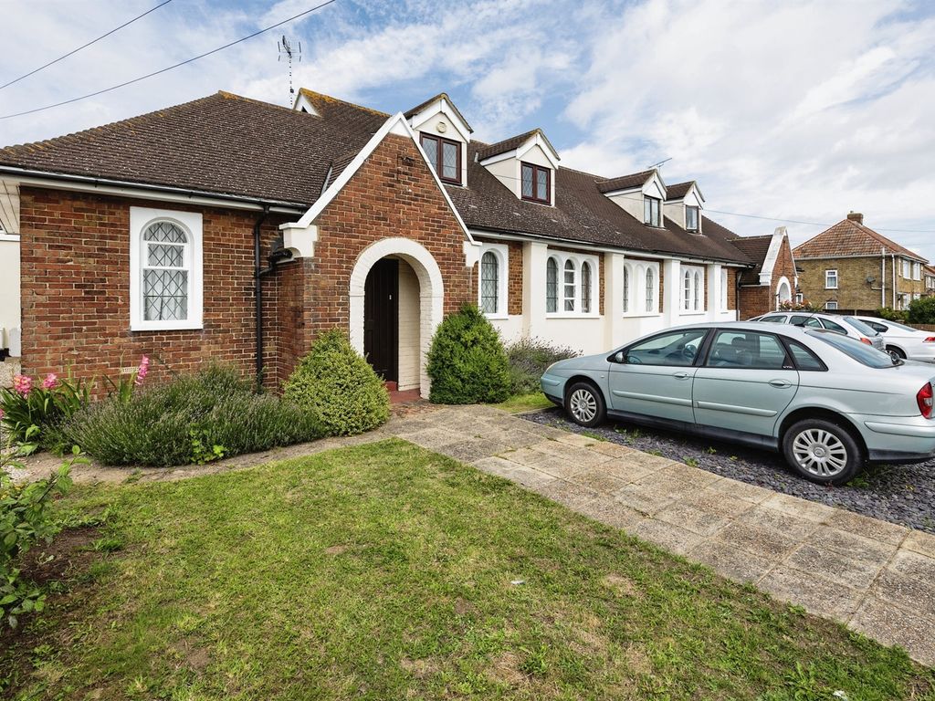 3 bed semidetached house for sale in Burgess Road, Aylesham