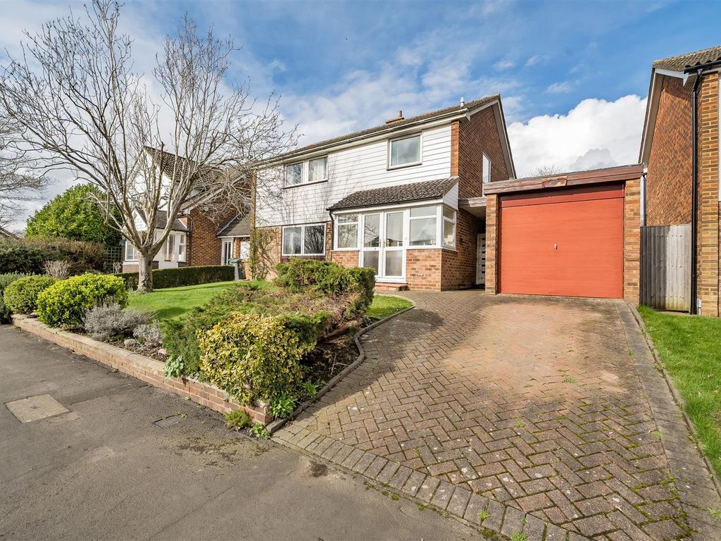 4 bed detached house for sale in Way, Rickmansworth WD3, £