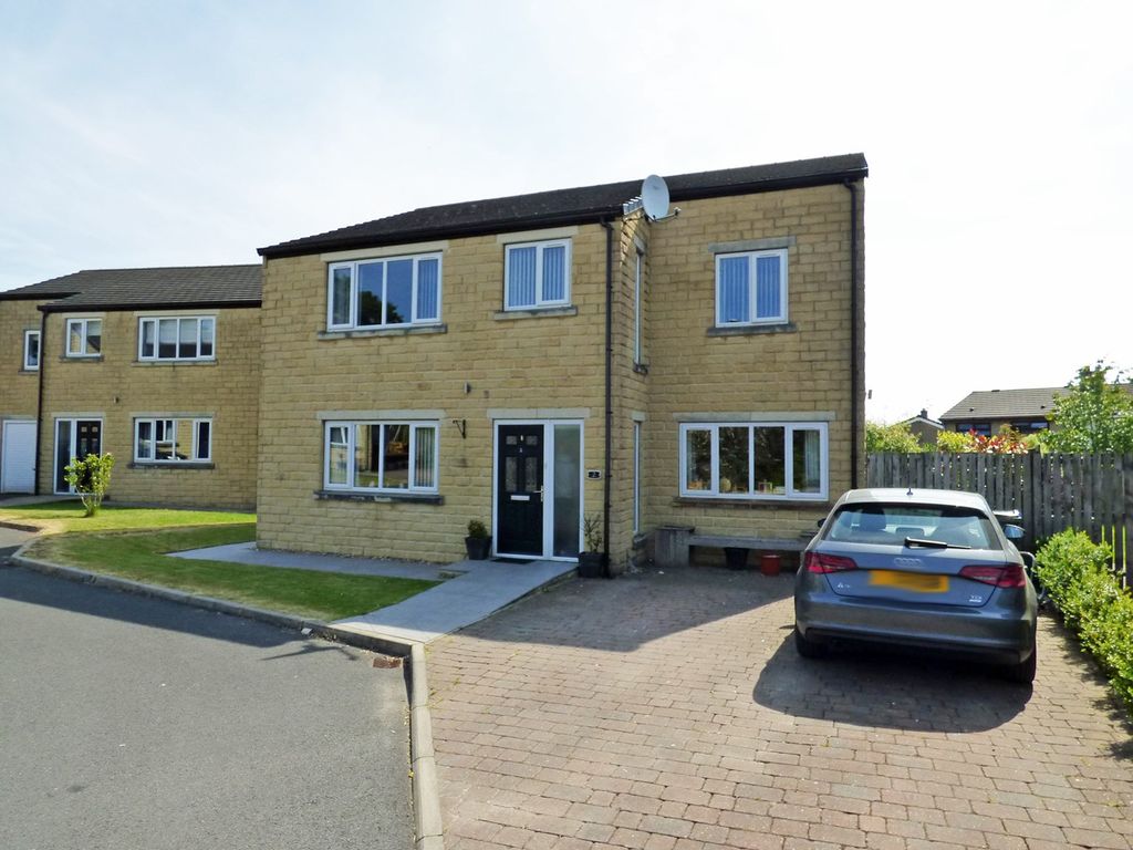5 bed detached house for sale in 2 Rosewood Close, Illingworth Road