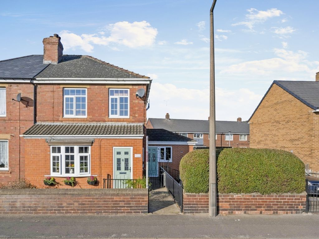 3 bed semidetached house for sale in Glasshouse Road, Kilnhurst