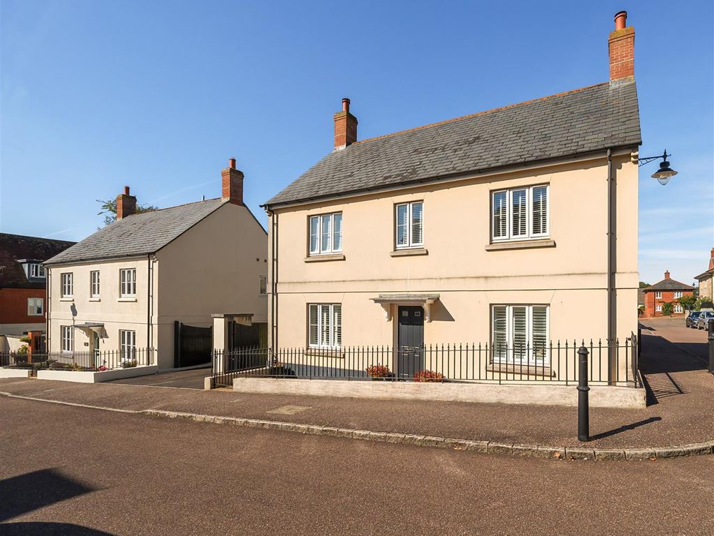 3 bed detached house for sale in De Legh Grove, West Allington