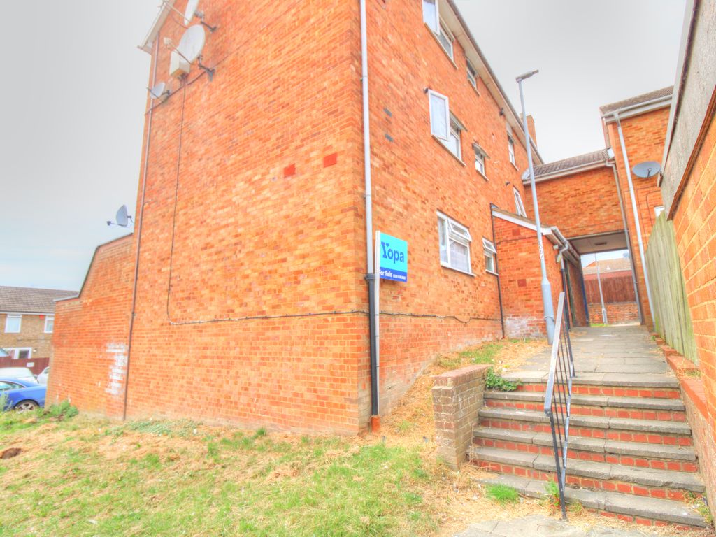 Morris Close, Luton LU3  