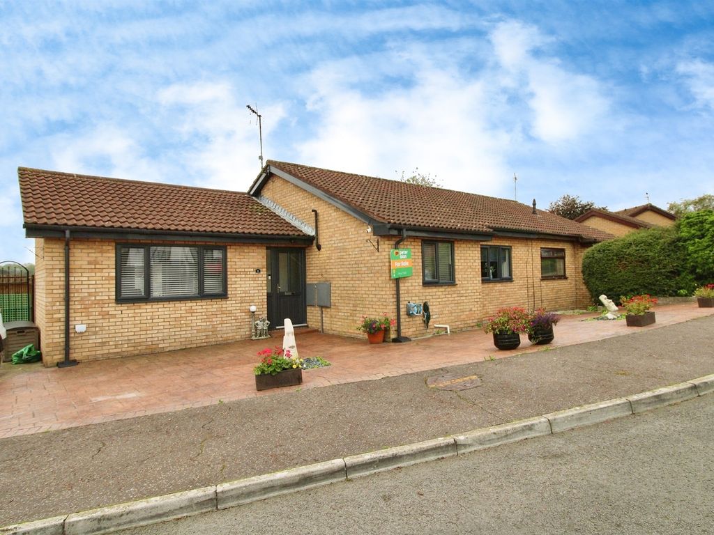 2 bed detached bungalow for sale in Tennyson Way, Llantwit Major CF61, £385,000 Zoopla