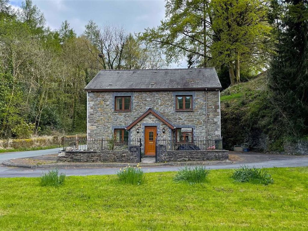 4 bed cottage for sale in Station Road, Caehopkin, Abercrave, Swansea