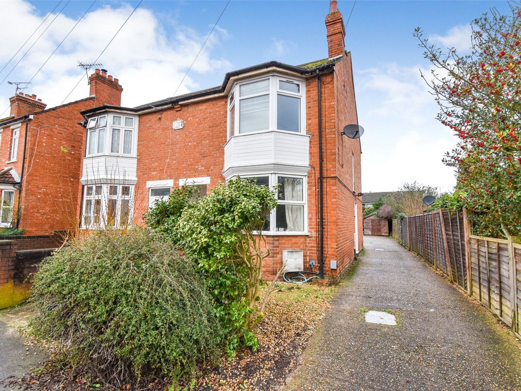 1 bed semidetached house for sale in Holly Road, Aldershot, Hampshire