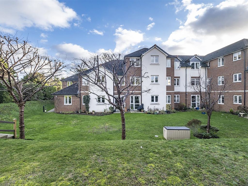 1 bed flat for sale in Park Hill Road, Epsom KT17 Zoopla