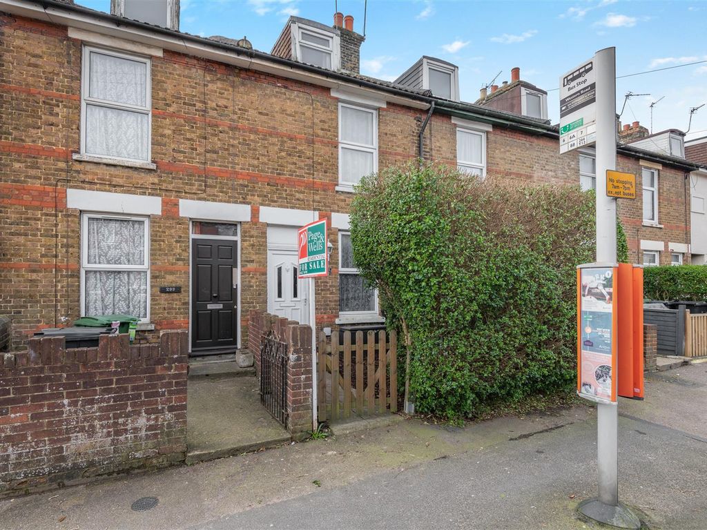 3 bed terraced house for sale in Tonbridge Road, Maidstone ME16, £