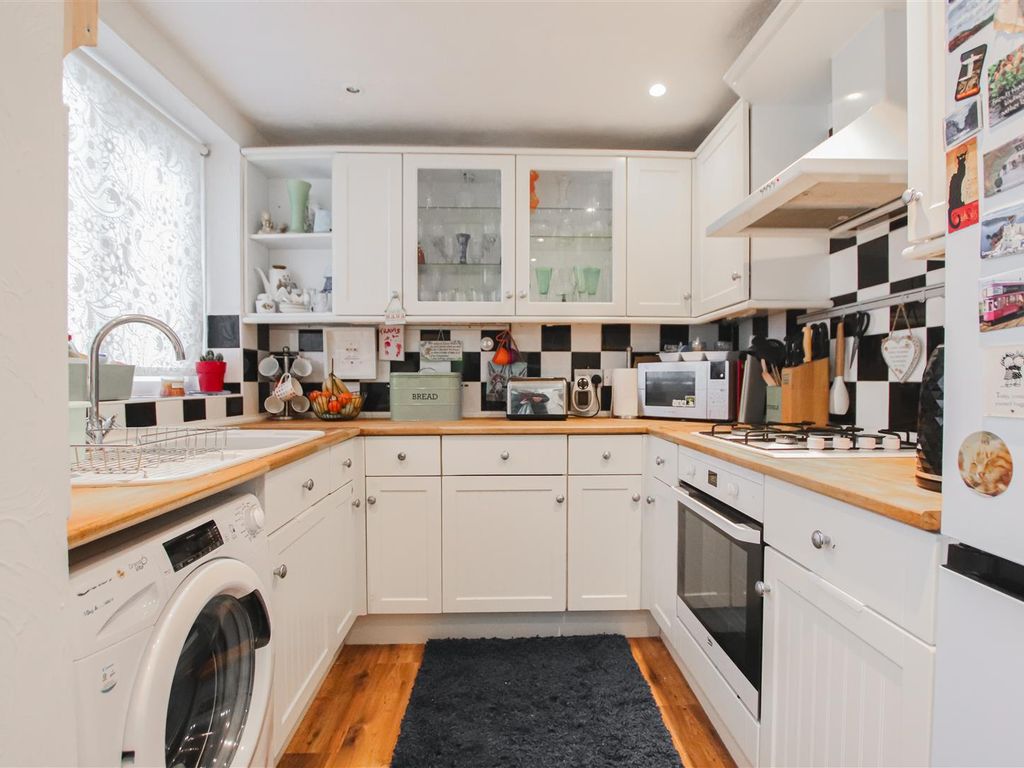 2 bed terraced house to rent in Barnes Street, Clayton Le Moors