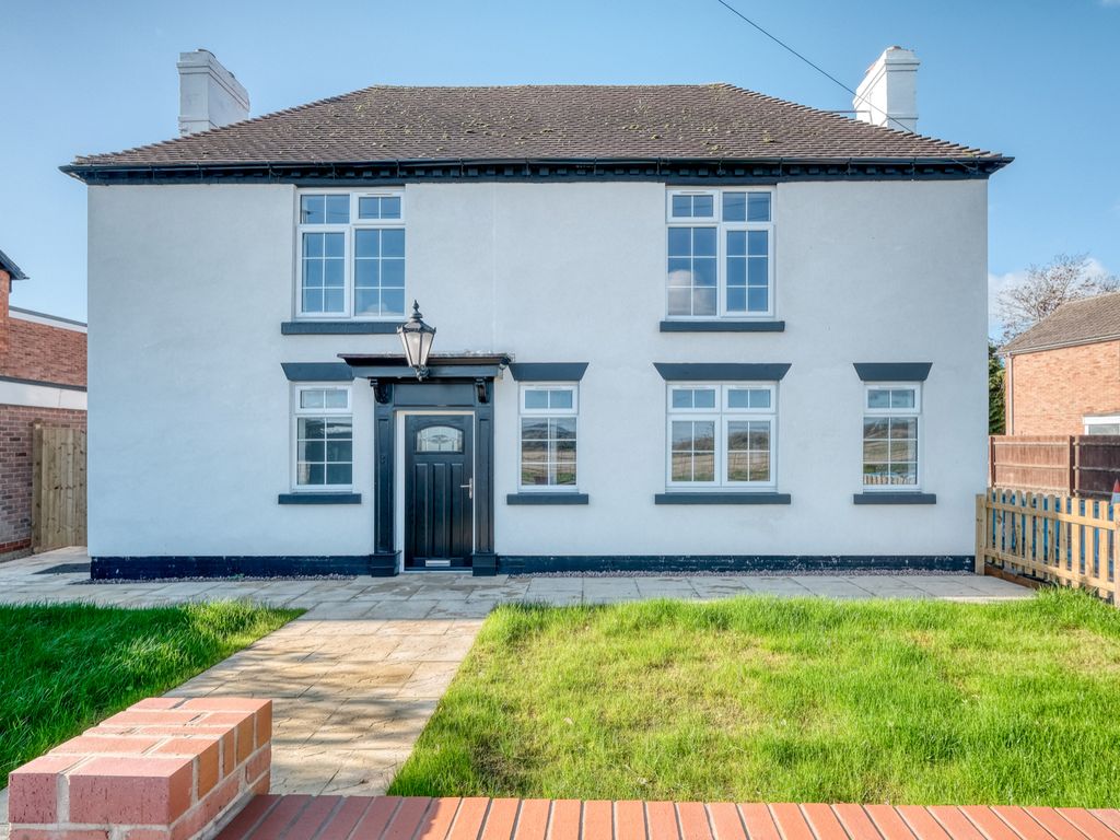 4 bed detached house for sale in Alcester Road, Studley B80 Zoopla