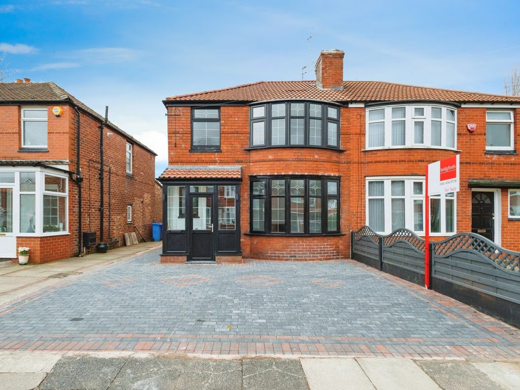 4 bed semidetached house for sale in Heathside Road, Manchester