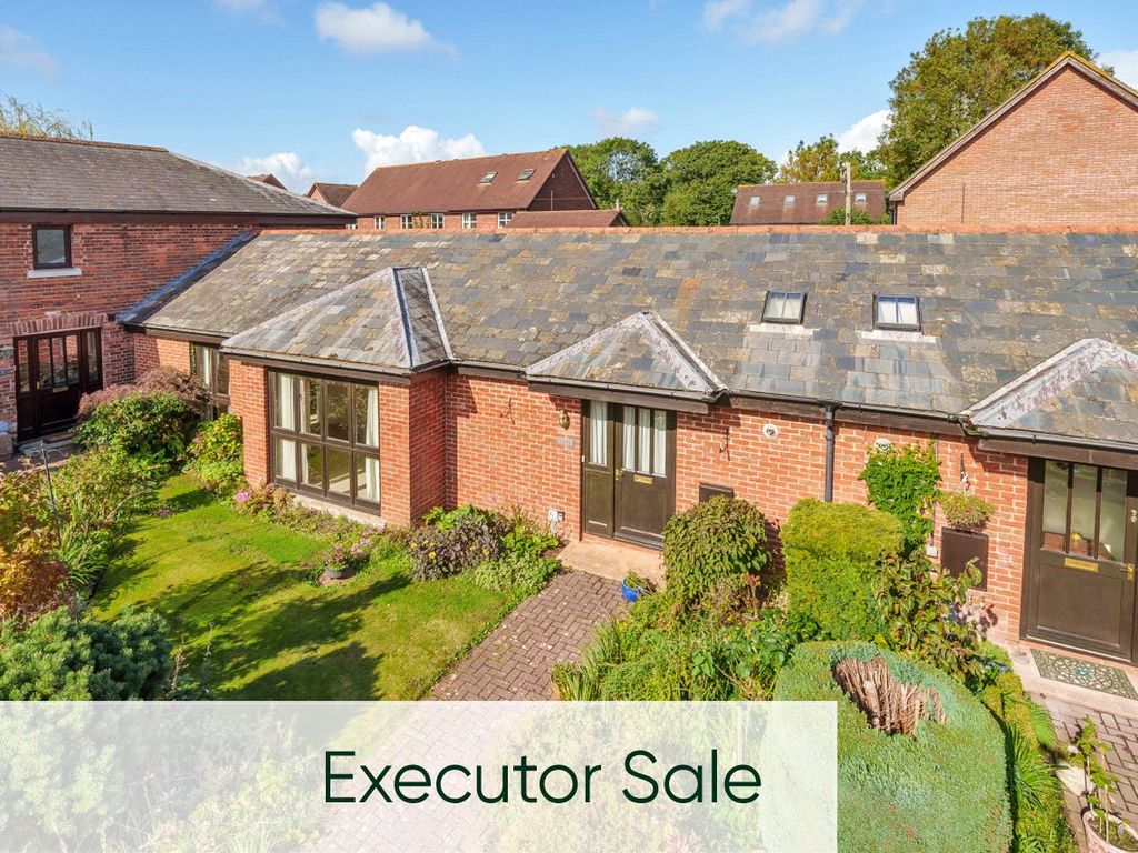 2 bed barn conversion for sale in Pinn Lane, Pinhoe, Exeter EX1, £