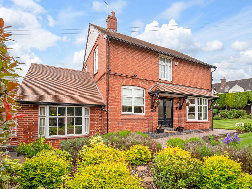 4 bed detached house for sale in South Street Atherstone, Warwickshire