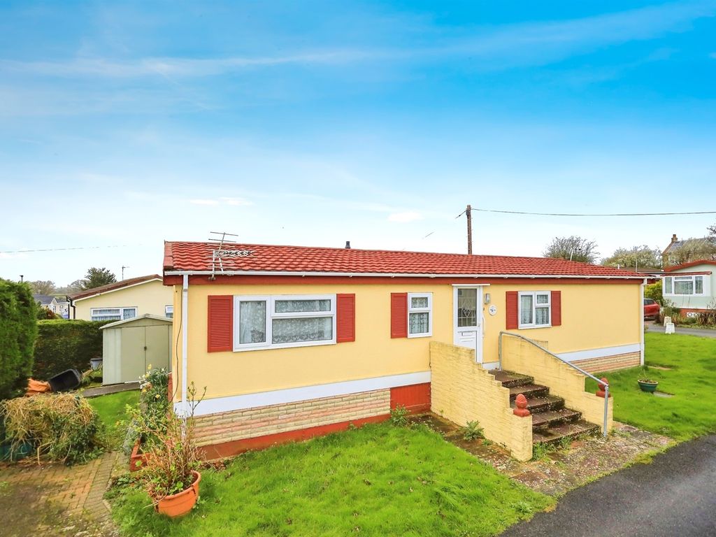2 bed detached bungalow for sale in Lion House Park, Mill Road