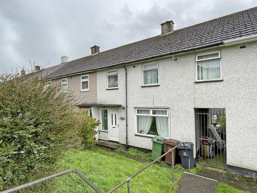 3 bed terraced house for sale in Brentford Avenue, Whitleigh, Plymouth