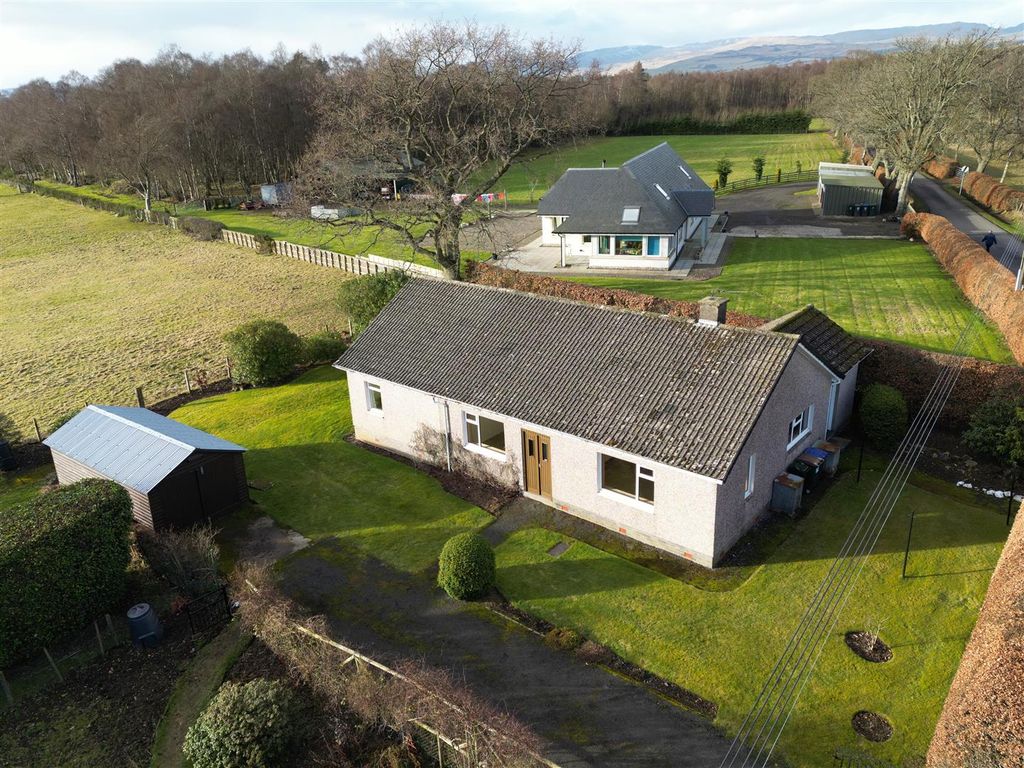 3 bed property for sale in Crieff PH7 Zoopla