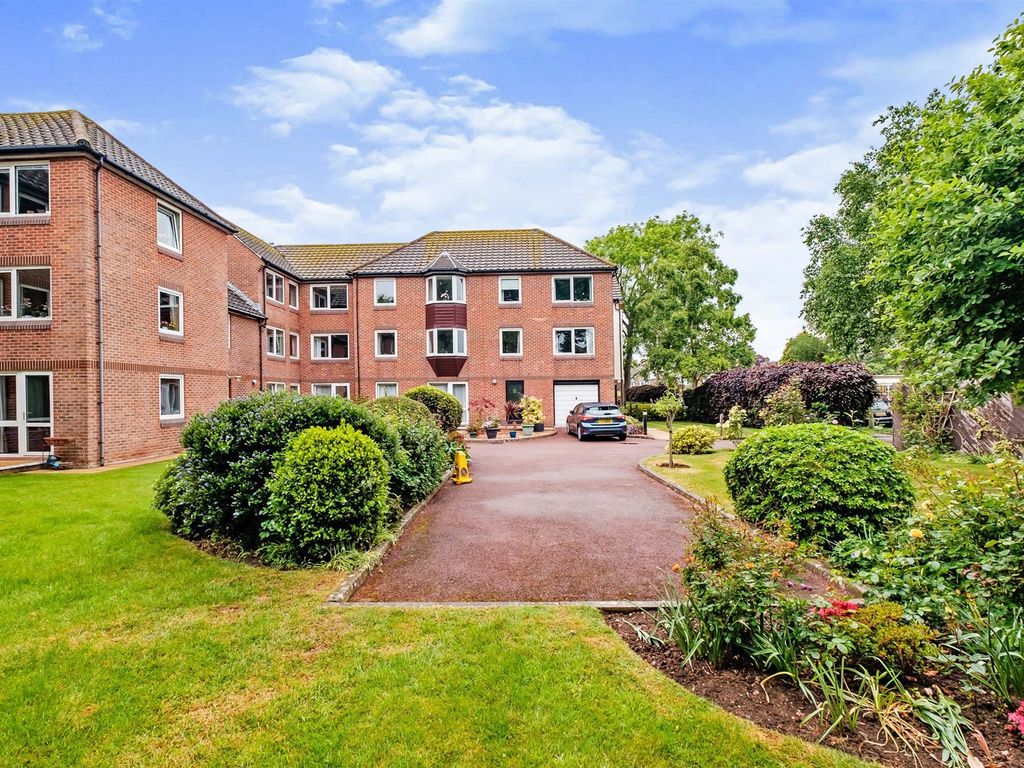 2 bed flat for sale in Swiss Gardens, ShorehamBySea BN43 Zoopla